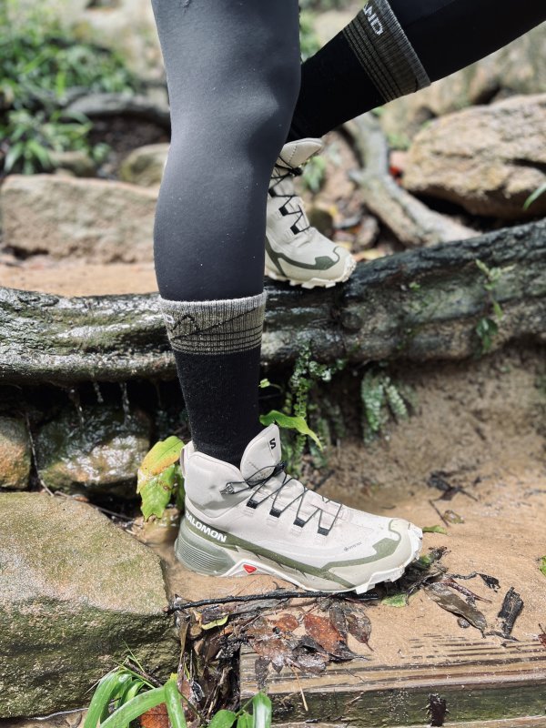 登山鞋又丑又老土？那一定是因为你没穿过salomon萨洛蒙登山鞋